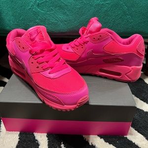 NWB Rare Nike Air Max 90 Women Leather Sneakers TRIPLE PINK 302519-022 Size 8